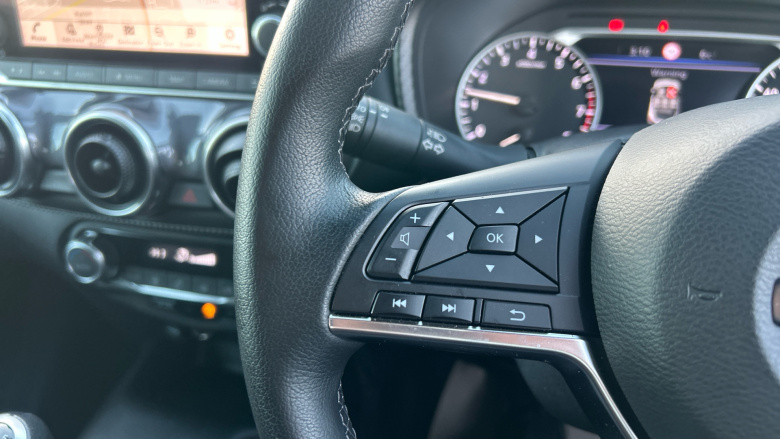 Nissan Juke 1.0 DiG-T 114 N-Connecta 5dr Petrol Hatchback